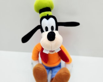 Vintage Disney "Goofy" Plush Toy (11 inch)