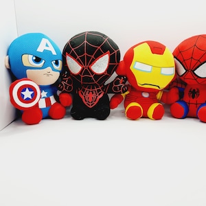 Peluche Spiderman 35 cm - jouets rétro jeux de société figurines et  objets vintage