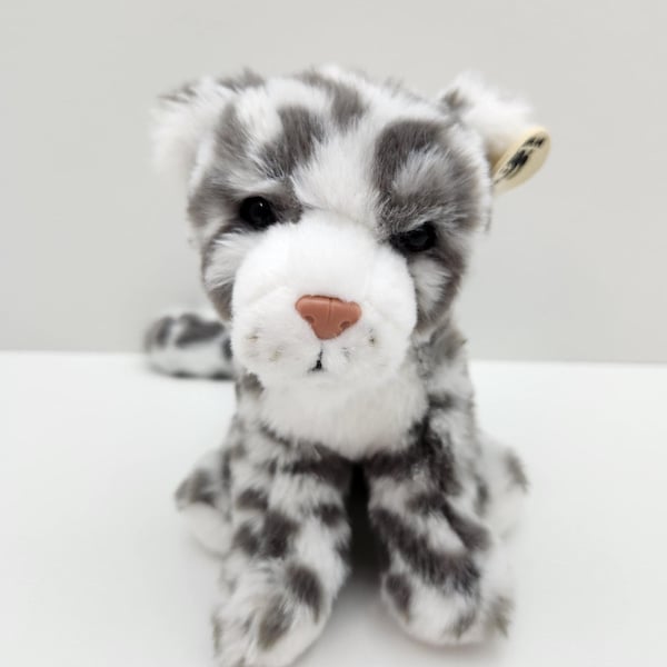 World Wildlife Fund - WWF Snow Leopard Plush (7 inch) *Rare*