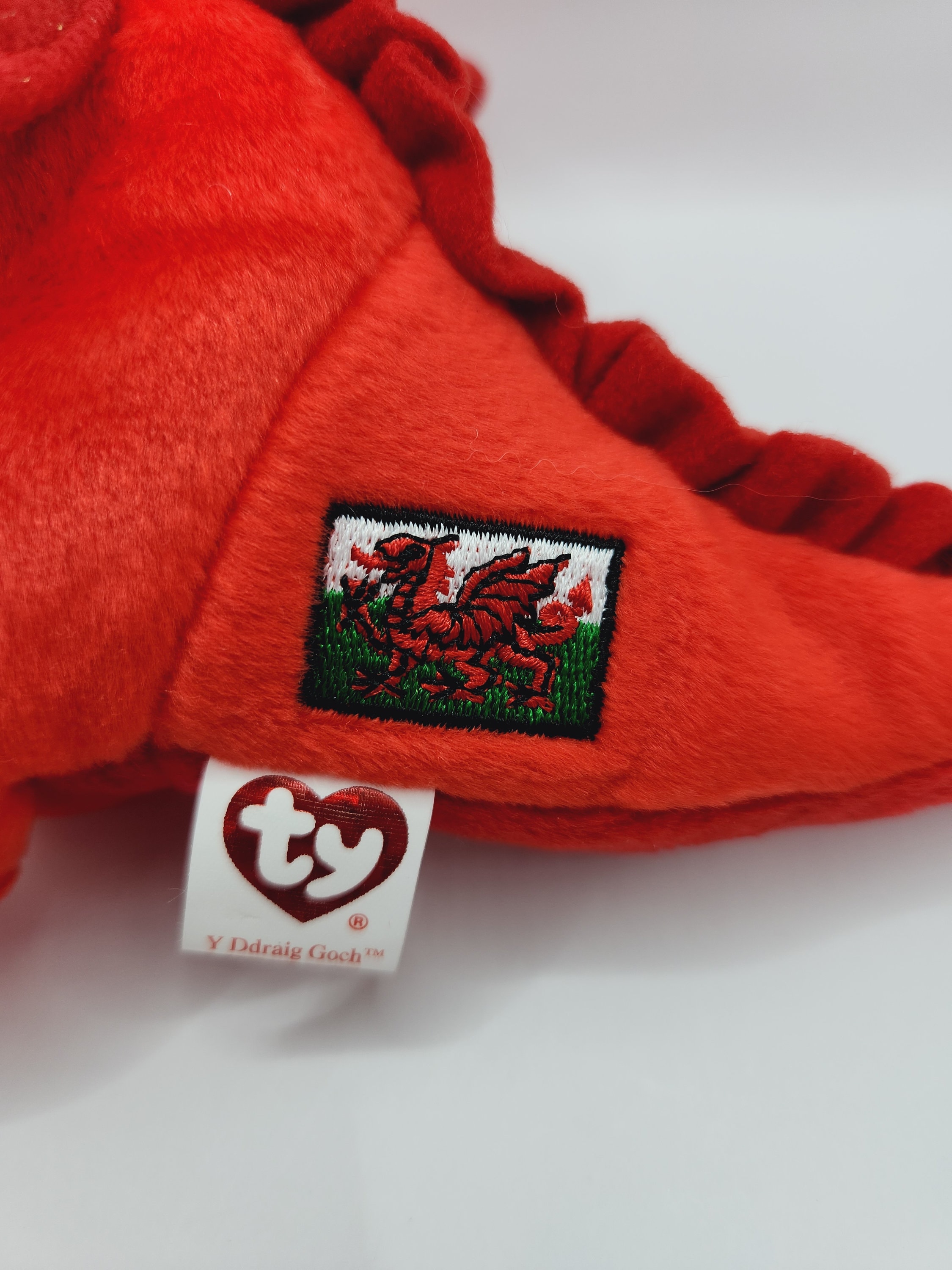 TY Plüschtier „Y Ddraig Goch“ – Roter Walisischer Drache, Kuschelweich & Süß (ab 3 Jahren)