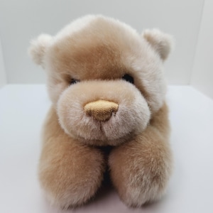 Vintage Heads & Tales Gund Laying Down Bear (17 inch)