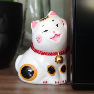 Adorno de cerámica japonés con forma de gato calicó de la suerte: compañero de escritorio, regalo japonés, mascota de té