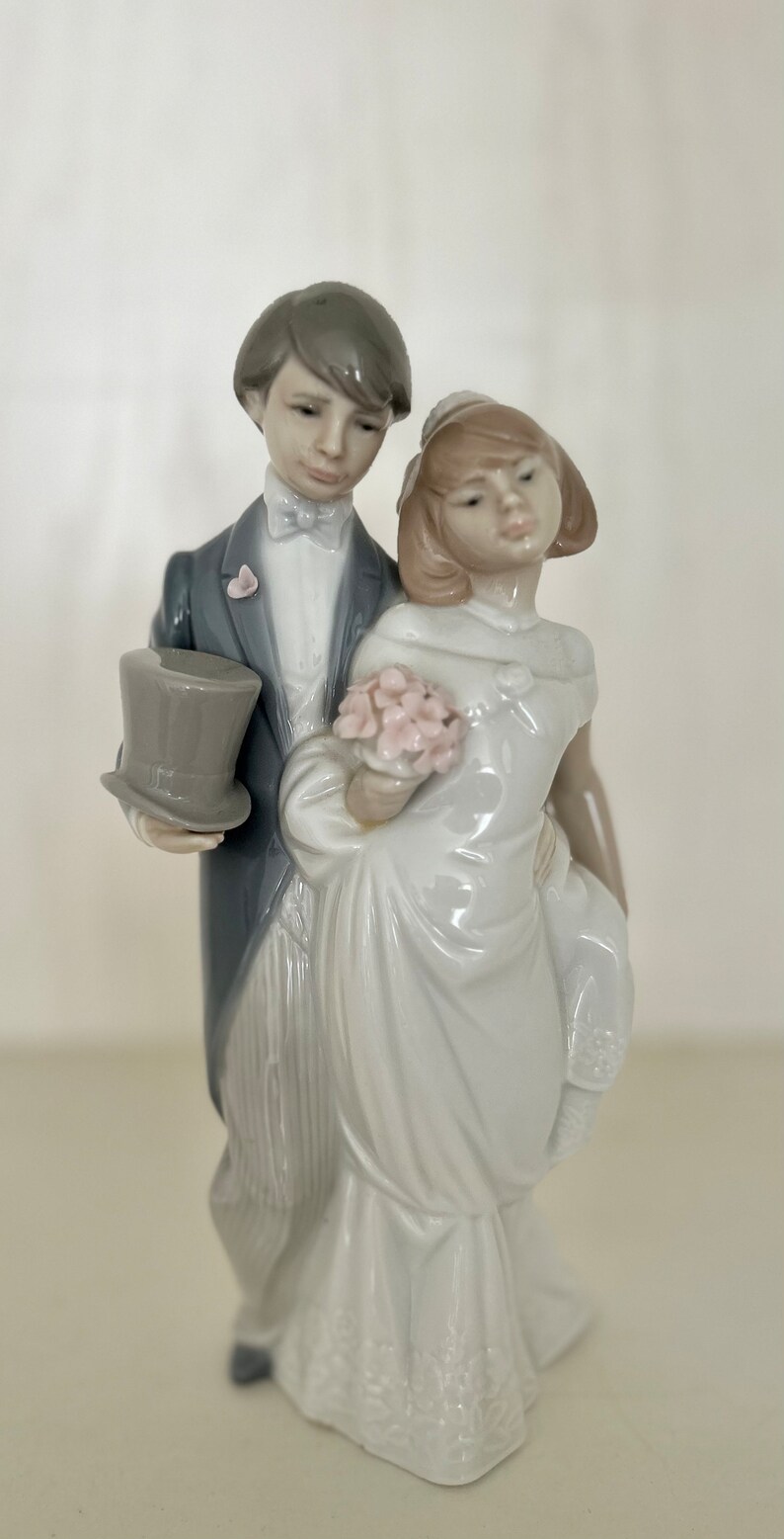 Vintage Lladro Bride and Groom Figurine wedding Couple Anniversary Gift