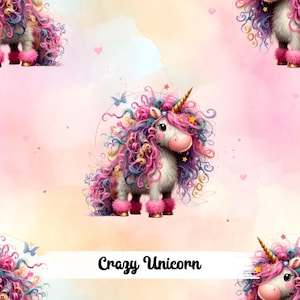 Könnte beinhalten: Eine skurrile Illustration eines Einhorns mit goldenem Horn, rosa Schnauze und mehrfarbigem Lockenhaar. Das Einhorn hat rosa, flauschige Stiefel und befindet sich vor einem weichen rosa-gelben Aquarellhintergrund. Der Text "Crazy Unicorn" ist unten zu sehen.