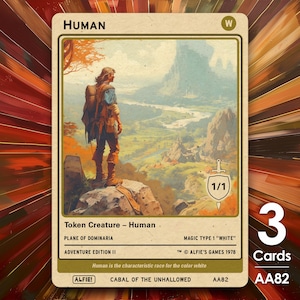 Peut inclure: Carte de collection de style vintage avec un humain contemplant un paysage. La carte affiche "HUMAN" en haut, avec les détails "1/1" et "WHITE". Fait partie de l'édition "ADVENTURE EDITION II", avec "3 Cards" visibles.