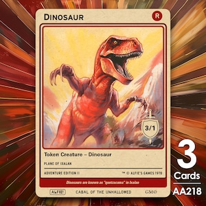 以下が含まれることがあります： 赤い恐竜のクリーチャーカードで、上部に赤いバナーに「Dinosaur」という文字が書かれています。カードは3/1の力と耐久力を持っています。カードは「Plane of Ixalan」セットに属し、「Adventure Edition II」の一部です。カードは「Alfie's Games 1978」から発行され、「Cabal of the Unhallowed」セットの一部です。カードは「Token Creature - Dinosaur」です。カードには「Dinosaurs are known as "quetzacama" in Ixalan」というテキストが書かれています。カードには下部に「ALFIE!」と「GMO」というテキストが書かれています。カードの右下には「AA218」という番号が書かれています。カードは3枚のセットの一部です。