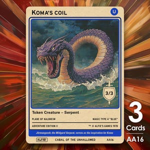 Può includere: Una carta fantasy con un serpente viola che emerge dall'acqua, intitolata "Koma's Coil". La carta include il testo "Token Creature - Serpent", "Plane of Kaldheim" e "Adventure Edition II". C'è anche un simbolo 3/3 e il testo "3 Cards AA16."
