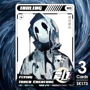 Puede incluir: Carta coleccionable con una figura encapuchada con una máscara blanca y gotas negras similares a pintura. La carta dice "INKLING" en la parte superior, "FLYING TORCH CREATURE" en la parte inferior y "2/1" en un círculo. La carta está etiquetada como "3 Cards" y "SK173".