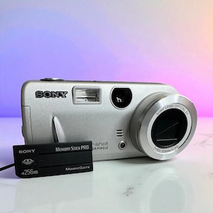 Vintage Sony Cyber-shot DSC-P52 Digital Camera: Y2K Retro Photography