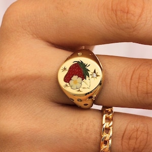 アクセサリー STRAWBERRY SIGNET RING SILVER Strawberry Signet Ring Silver - Autumn 2023 - Palace Community