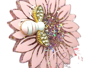 Carrete de insignias de girasol con purpurina rosa: pinza de cocodrilo de abeja