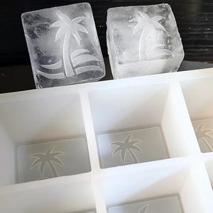 Custom Logo Silicone Ice Cube Tray: Large 6-Cavity Mold