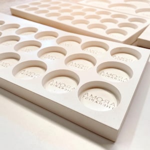 Personalisierte Form mit 24 runden Vertiefungen – Seifenform, Schokoladenform, Harzform aus Premium-Silikon, 40x10 mm