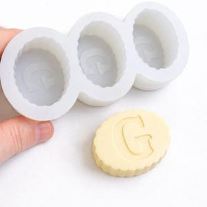 Fransk smörform för restauranger – Anpassad silikonform för gourmetbordspresentation, 3 håligheter 50x40x25mm, handgjord i Spanien