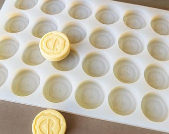 Custom Logo Silicone Mold – 24 Cavities Ø35x10mm Tray, Food-Grade for Butter & Chocolate, Restaurant Branding Kitchen Tool