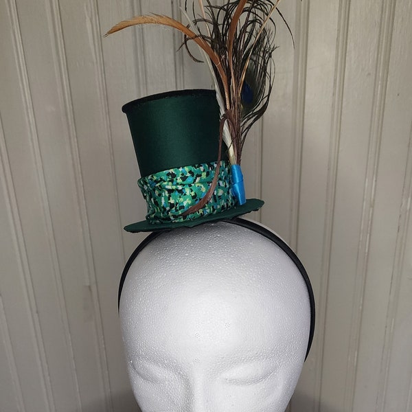 Fascinator | derby hat | green | peacock | horse race| tea party | Alice in wonderland |