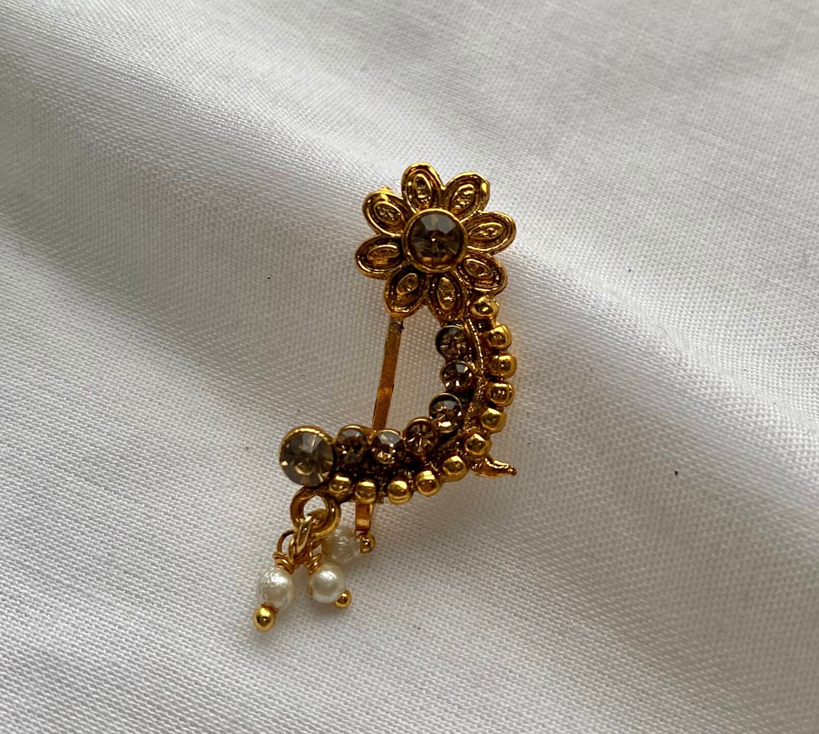 Marathi Nose Stud Indian Nath Jewellery Wedding Nose Ring Gold Plated  Nostril Clip Ethnic Fashion Nose Jewellery None Pierced Nose Ring Hoop -  Etsy India | Nose jewelry, Wedding jewellery designs, Wedding jewelry