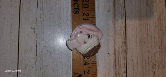 Cameo Profile Ceramic Brooch Pin Pink FLAPPER Gir… - image 4