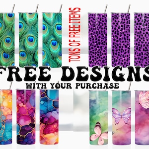 Pu&ograve; includere: Set di sei bicchieri in acciaio inossidabile con vari disegni. I disegni includono piume di pavone, stampa leopardata, acquerello astratto e farfalle. Il testo "FREE DESIGNS WITH YOUR PURCHASE" &egrave; visualizzato nell'immagine.