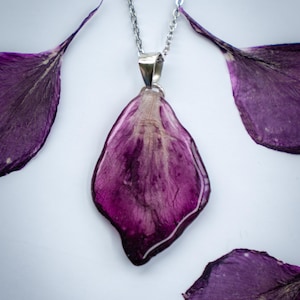 August Birth Flower Necklace-Real Gladiolus-Petal Preserved In Resin-Stainless Steel Chain Handmade Gift For August Birthday Mom Daughter