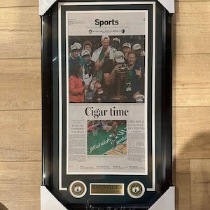 Boston Celtics 2024 NBA Finals Meister Zeitung eingerahmt The Boston Globe TATUM