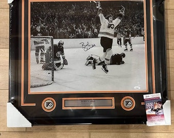 Bob Clarke signed autographed Philadelphia Flyers 16x20 photo framed JSA