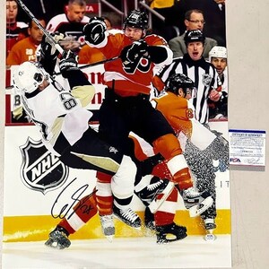 Claude Giroux signed autographed Philadelphia Flyers 16x20 Photo K.O. Crosby PSA