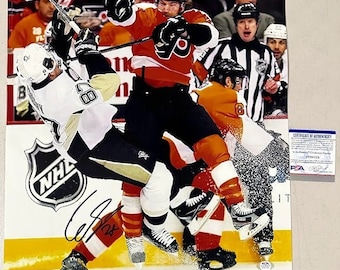 Claude Giroux signed autographed Philadelphia Flyers 16x20 Photo K.O. Crosby PSA