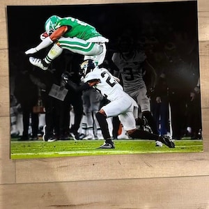 Saquon Barkley Philadelphia Eagles Reverse Hurdle 16x20 Photo
