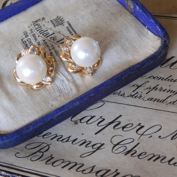 Lovely Vintage 1980s 18ct Gold Plated PEARL Earrings with small austrian crystals