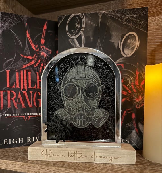 ソンミ　アルバム STRANGER サイン入り Officially Licensed Little Stranger Bookshelf Sign; Dark Romance