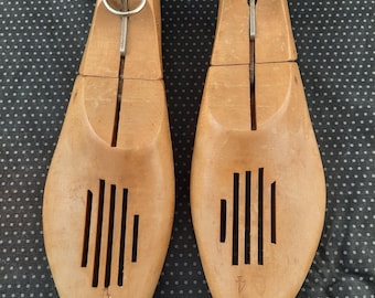 Vintage Pair of Miller Shoe Tree Stretchers 9 4