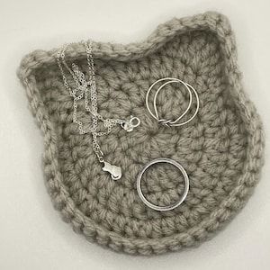 Crochet Cat jewelry dish | handmade cat shaped trinket tray ring holder