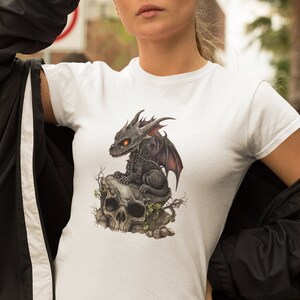 Mystisches Baby Drachen T-Shirt - Ideales Geschenk für Drachenliebhaber - Perfektes Geschenk für Fantasy-Liebhaber