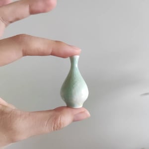Miniature Vase 100% Handmade, Miniature Flower Vase, Cute Mini Vase, Dollhouse Vase Ceramic, Tiny Ceramic Vase, Whisker Vase, Glazed Vase