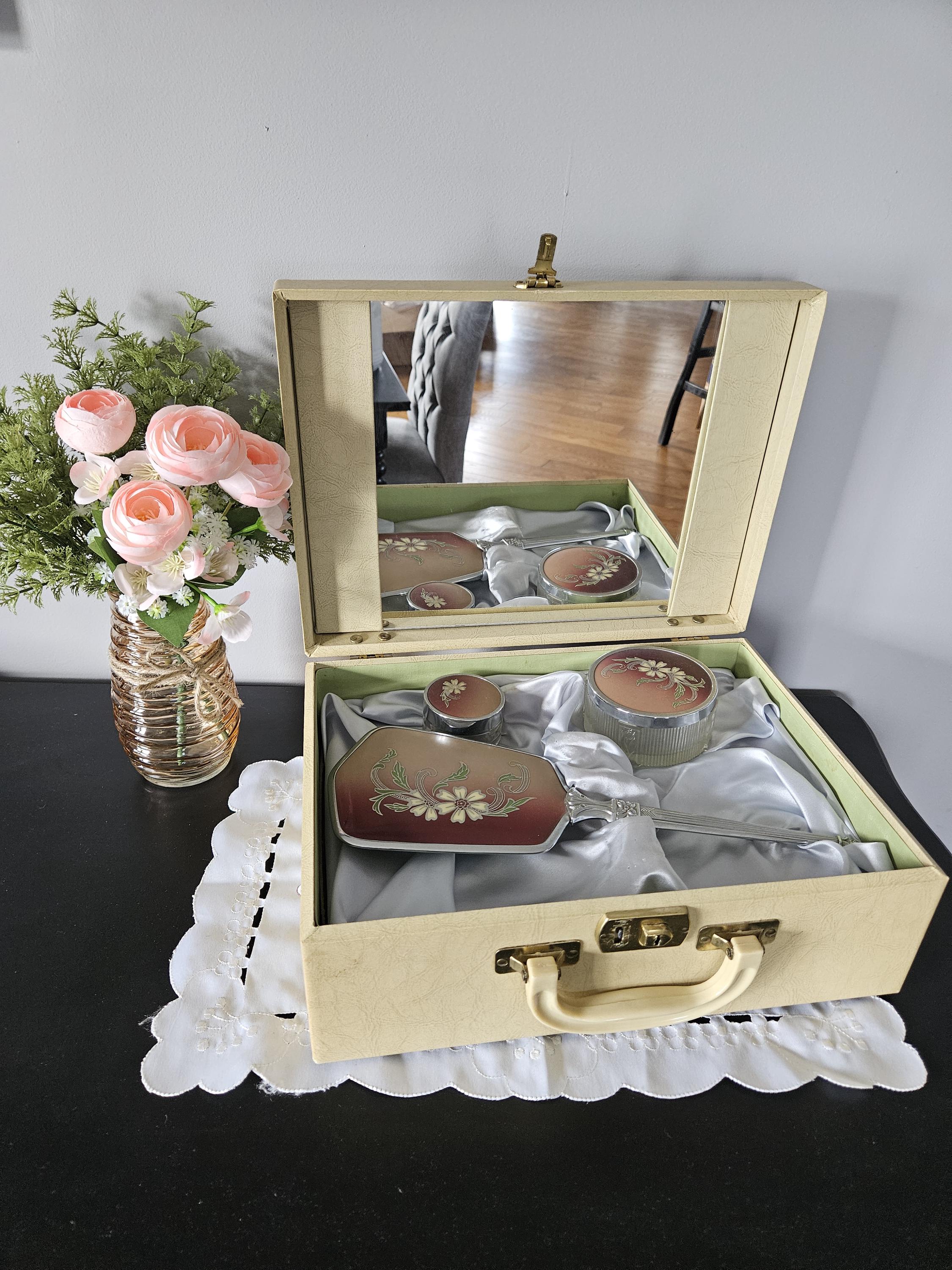 Vintage Makeup - Etsy Canada