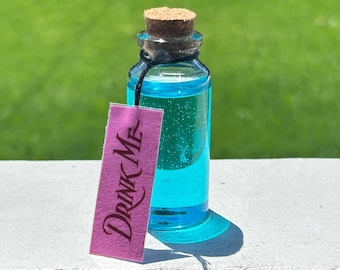Alice in wonderland drink me bottle