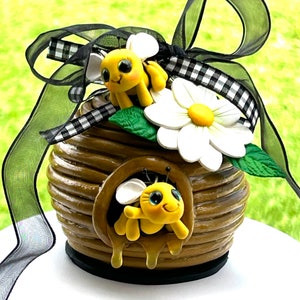 Baby bumble bees Cute bee skep / hive bee decor bumble bees handmade with clay with flowers and cute baby bees