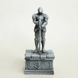 TTRPG Mini Terrain - Stone Knight Statue (unbemalt) - DnD, Pathfinder, Tabletop Spielfigur für Battle Map