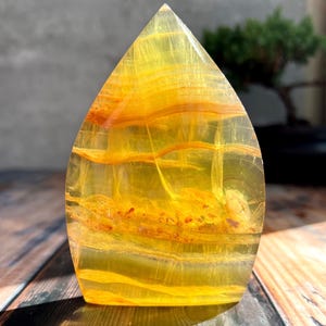 Beautiful Fluorite Freeform Flame, Fluorite Crystal Carvings, Crystal Freeform, Rainbow Fluorite
