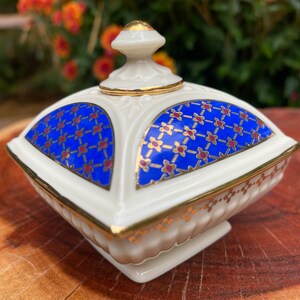 Vintage 1999 LENOX China Treasures Majestic Collection Royal Lapis Square Snuisterijdoosje met 24-karaats gouden accenten 2,5" hoog afbeelding 9