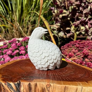 Vintage MCM Porcelain Monochromatic 1-Color White QUAIL FIGURINE Made in Japan 4.5” Tall