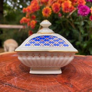 Vintage 1999 LENOX China Treasures Majestic Collection Royal Lapis Square Snuisterijdoosje met 24-karaats gouden accenten 2,5" hoog afbeelding 3