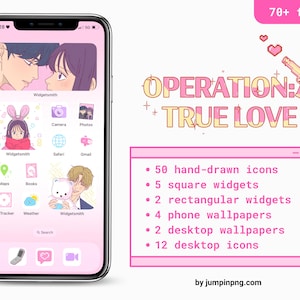 Puede incluir: Una pantalla de teléfono rosa y blanca con una pareja de dibujos animados en la pantalla de inicio. El teléfono tiene un fondo rosa con una variedad de aplicaciones, que incluyen Cámara, Fotos, Safari, Gmail, Mapas, Libros, Clima y Widgetsmith. El texto "OPERATION: TRUE LOVE" se muestra en letras rosas y amarillas con un corazón rosa y una pistola rosa. El texto "70+ archivos" se muestra en la esquina superior derecha de la imagen. El texto "by jumpinpng.com" se muestra en la esquina inferior derecha de la imagen.