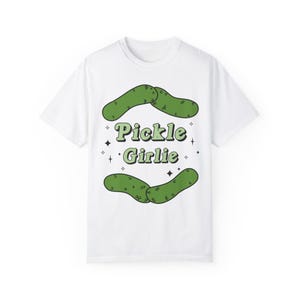 Pickle Girlie Unisex Koszulka barwiona na ubraniach