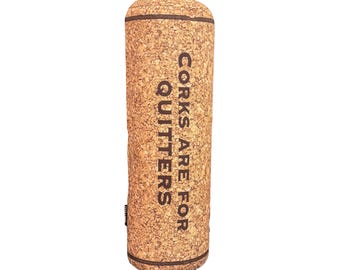 Korken sind für Quitters Weinkorkenkissen. Perfektes Geschenk für einen Weinliebhaber