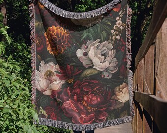 Vintage gotisk pläd blommig vävd filt viktoriansk filt stämningsfull mörk blommig filt med frans väggtapet maximalistisk dekor