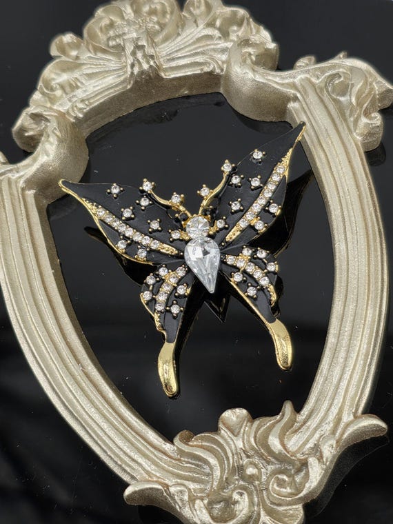Black and Gold Butterfly Brooch - Elegant Enamel Pin for  display picture 1