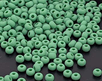 Verde mate opaco / Talla 8 / 15 g / Cuentas de vidrio Preciosa-Ornela