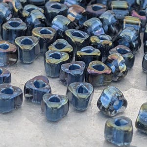 Lt Blue/Midnight Blue Inside Color Lined Sparkle Miyuki Triangle Size  5/0 (15g Pkg)